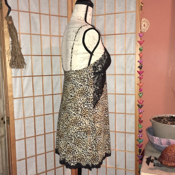 *SOLD* Victoria’s Secret Leopard Babydoll Nightie Teddy M - Picture 6 of 9